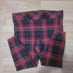 Torrid Plaid Red And Black Pixie Leggings Size 3R